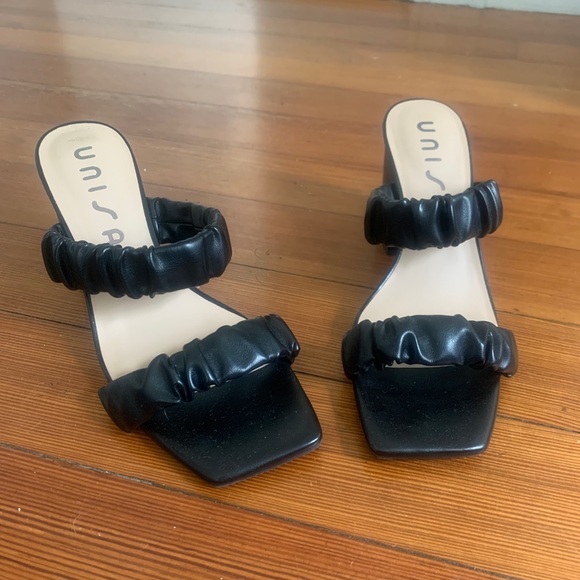 Square Toe Heels - Picture 3 of 3